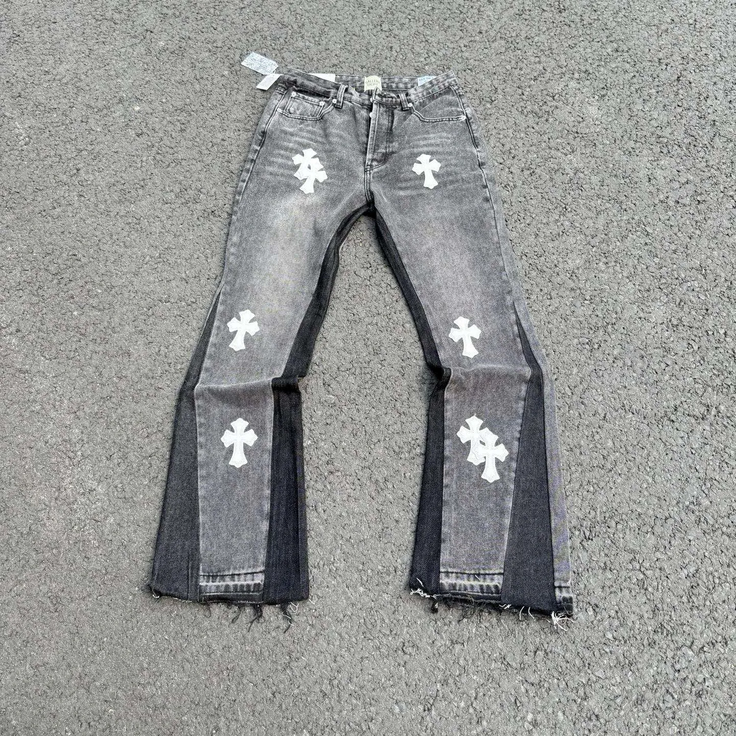 #8160 P260💰 Independent GALLERY DEPT. Vintage spliced black and gray snowflake pattern cross loose washed flared jeans - truly restore the ultimate texture of Vintage - original hardware accessories washed and other elevators, QR code analysis are all purchased from the original factory, high degree of restoration, you are welcome to compare with a certain product ~ - three-dimensional version Loose and comfortable, not picky about the figure, taller and slimmer, factory Seiko, original factory quality control, same style for men and women, can be matched with couples, versatile recommendation Essential jeans for all seasons - sizes: 28 30 32 34 36